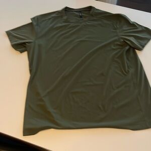 Ten thousand men’s athletic tactical shirt large